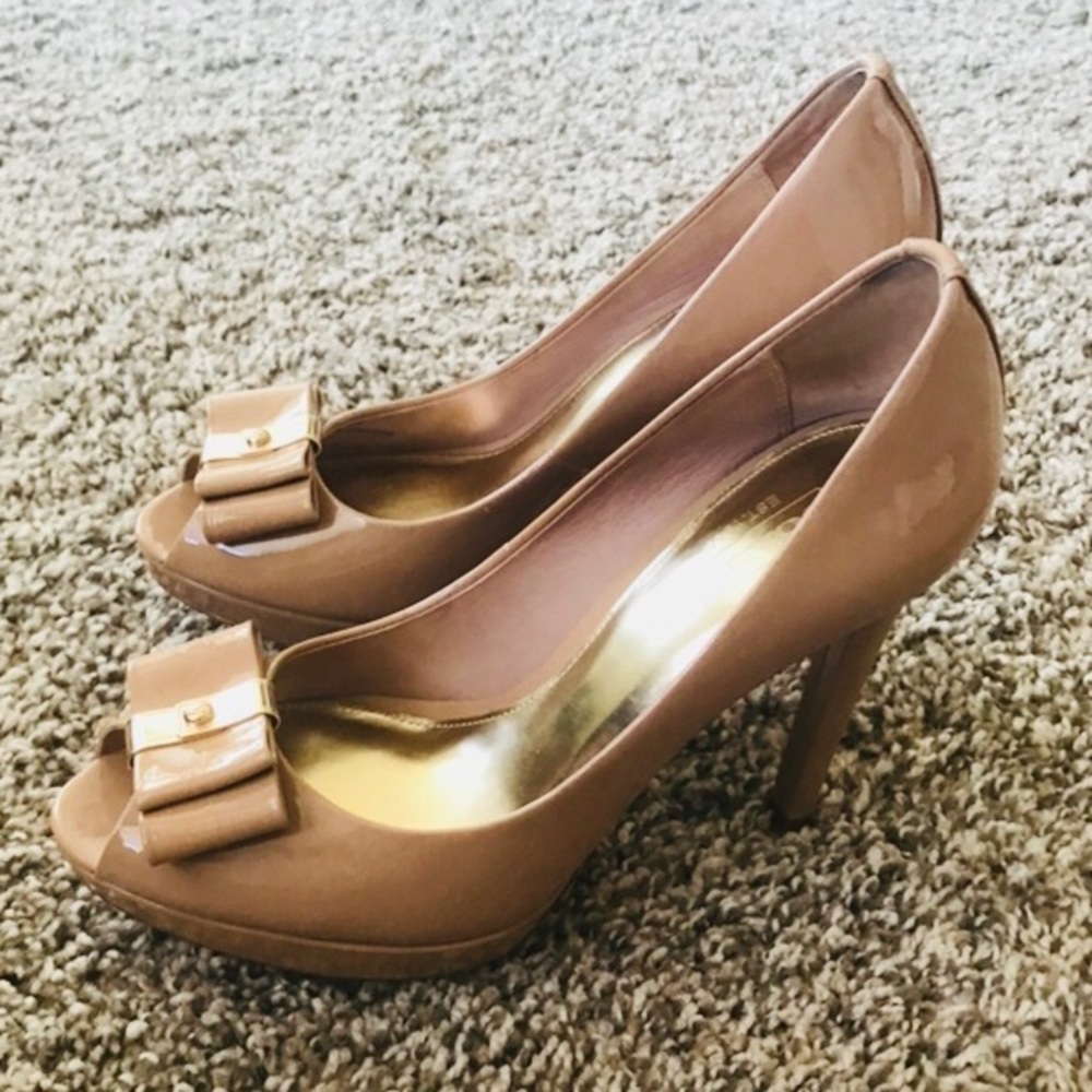 Coach Leather Pumps Size 6B - Picture 4 of 8